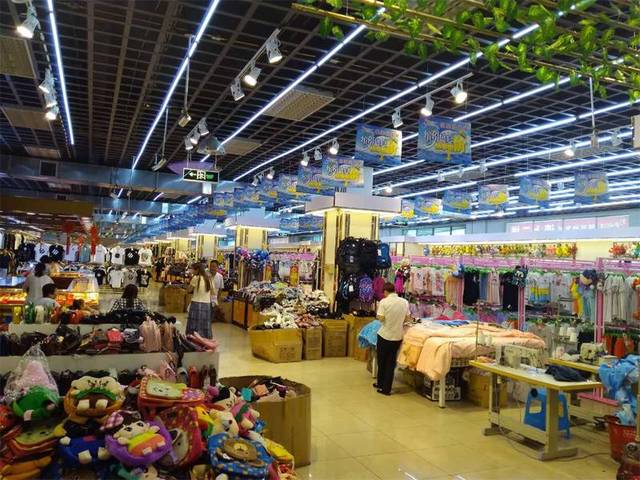 八鋼首家服裝批發(fā)城迎父親節(jié)，男士進(jìn)店有禮驚喜不斷